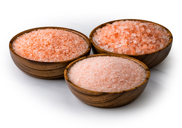 Salt bowls with Himalayan salt