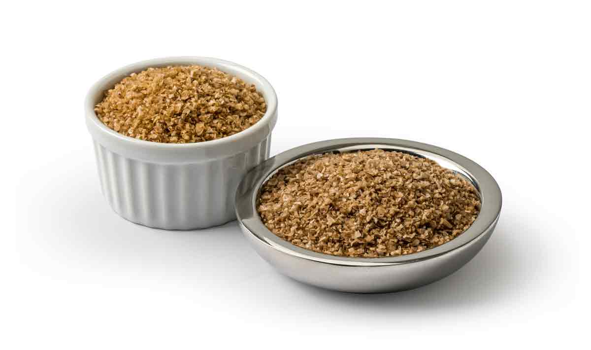 YakimaÂ® Applewood smoked sea salt in bowls